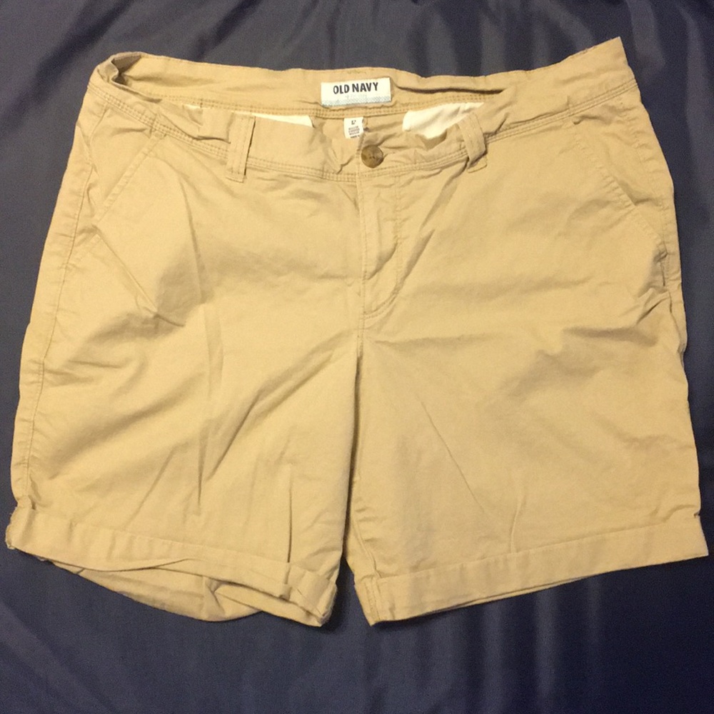 Old Navy khaki shorts size 12